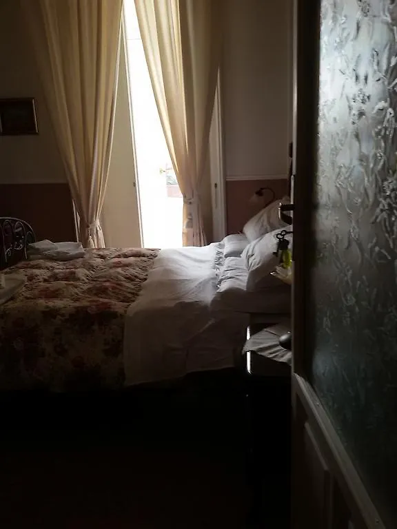 **** Bed & Breakfast At Home Lettieri Naples Italy