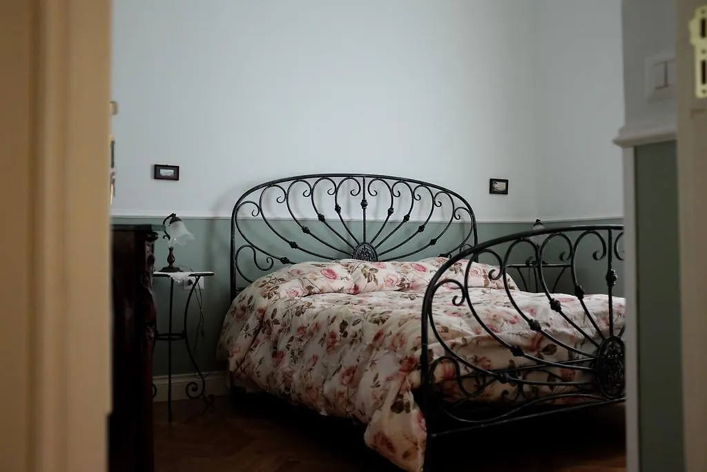 Bed & Breakfast At Home Lettieri Naples