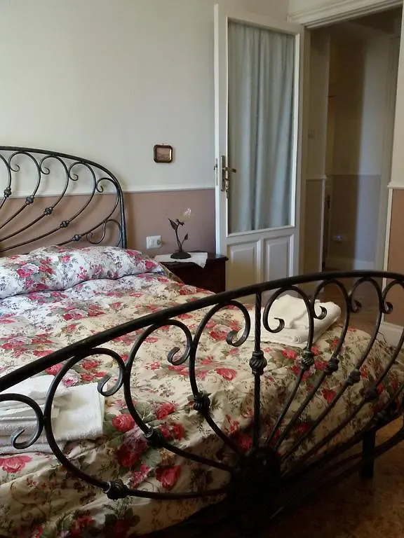 At Home Lettieri Naples Bed & Breakfast