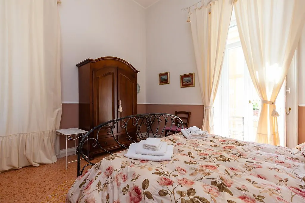 At Home Lettieri Naples Bed & Breakfast