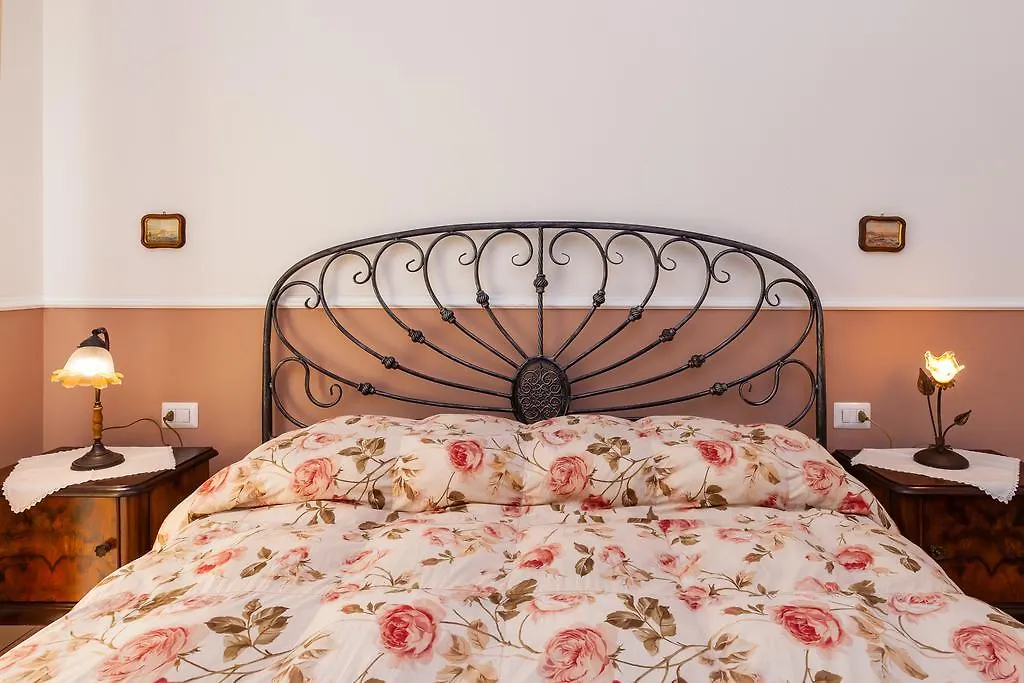 At Home Lettieri Naples Bed & Breakfast